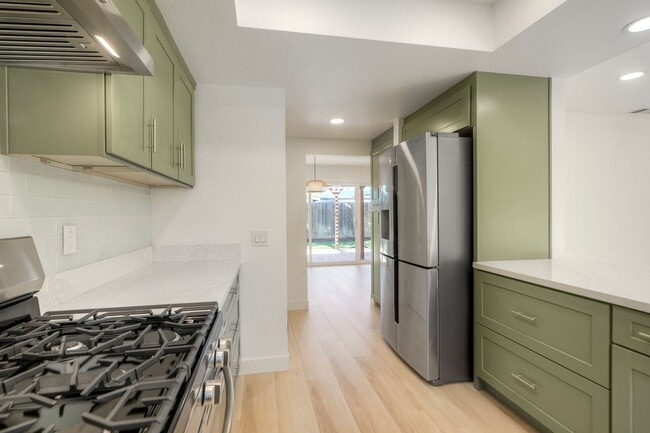 Building Photo - Beautifully Renovated 3-Bedroom Home with ...