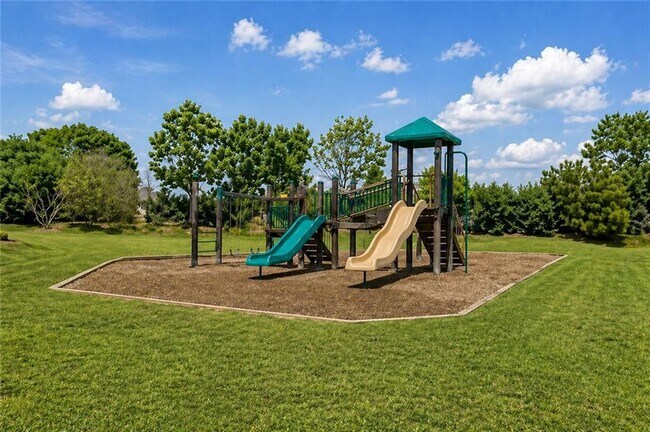 Building Photo - 320 Baymist Dr