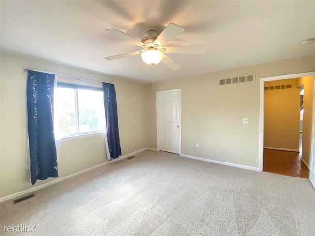Building Photo - 6710 Summerdale Ct E