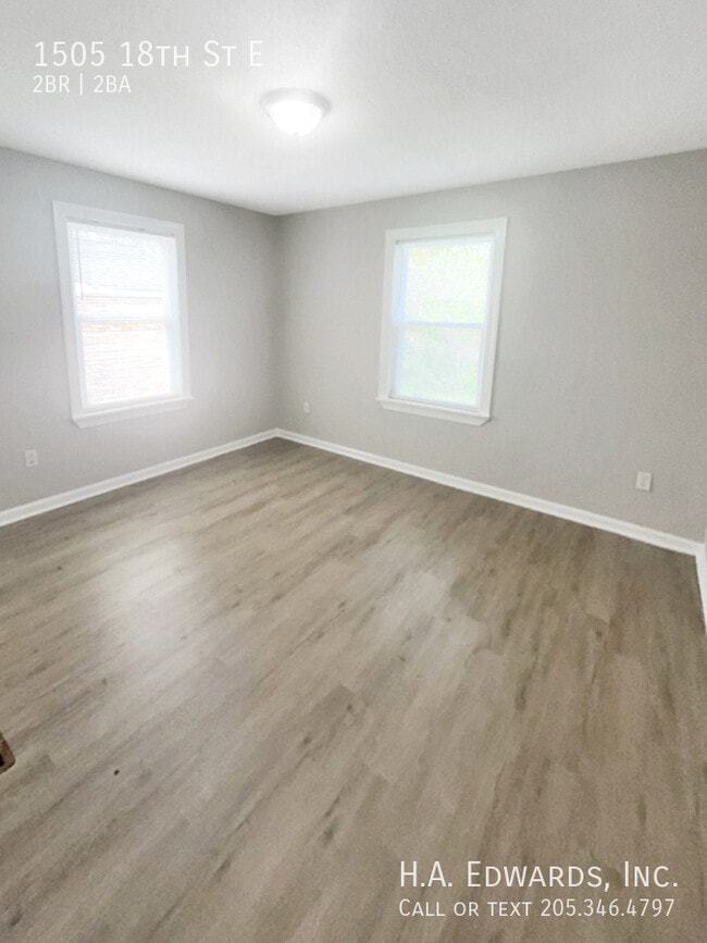 Building Photo - 1505 18th E St