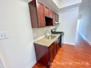 Building Photo - Perfect Location, Perfect Apartment.  W/D....