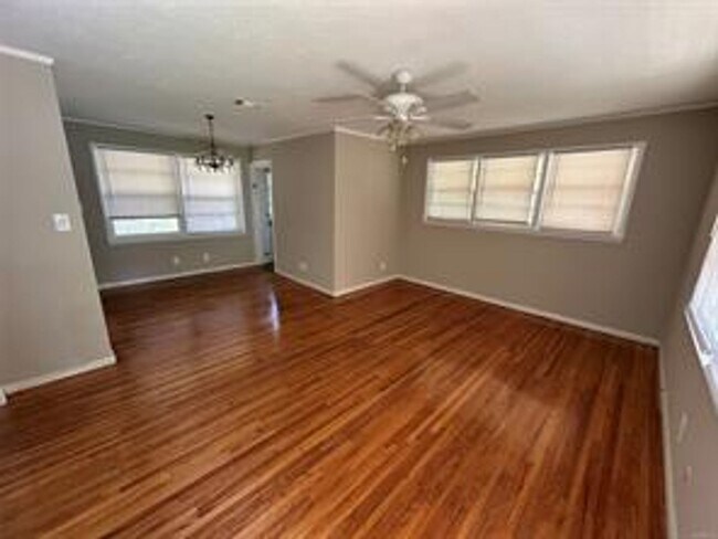 Building Photo - Charming 3 Bed/2 Bath Home in Montgomery - $1425/mo