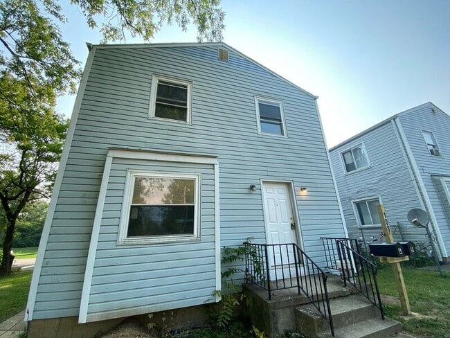 Building Photo - 108 Columbian Ave