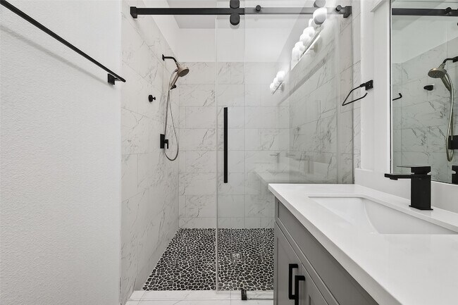 Building Photo - 314 Neyland St