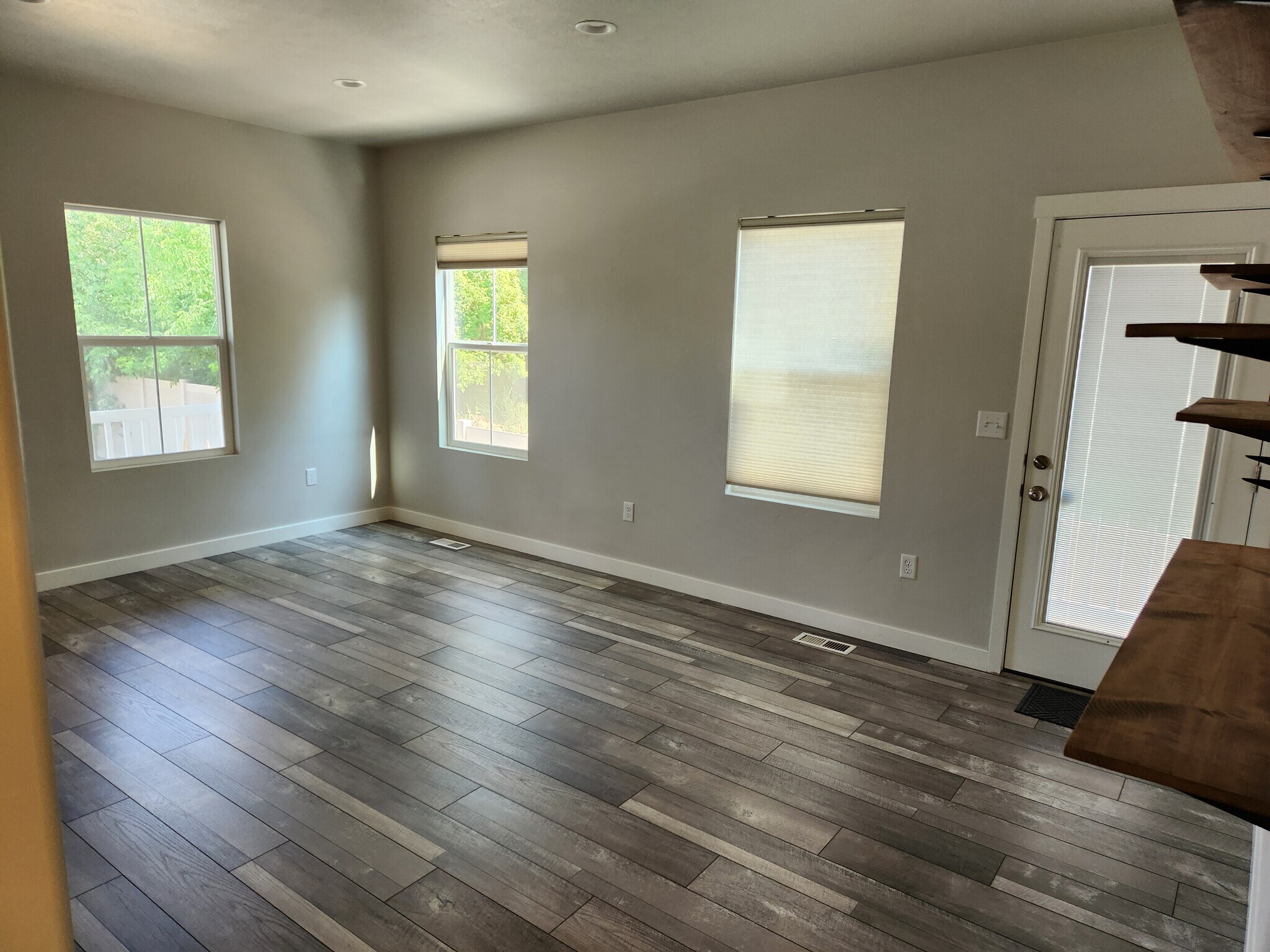 Building Photo - 724 Cami Nicole Ln