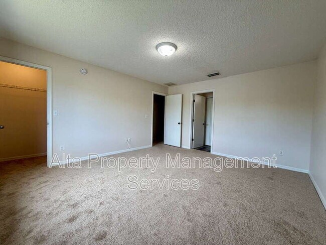 Building Photo - 4680 Playschool Dr