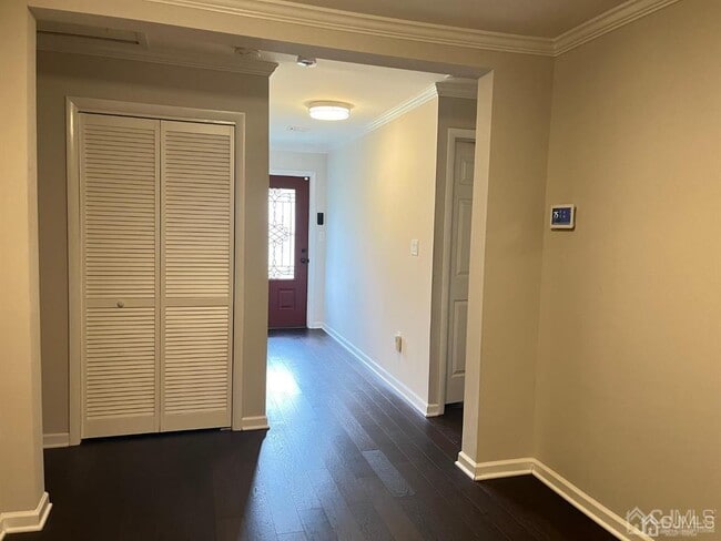 Building Photo - 15 Barnett Pl