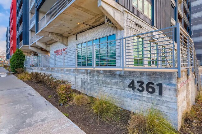 Building Photo - 4361 S Congress Ave