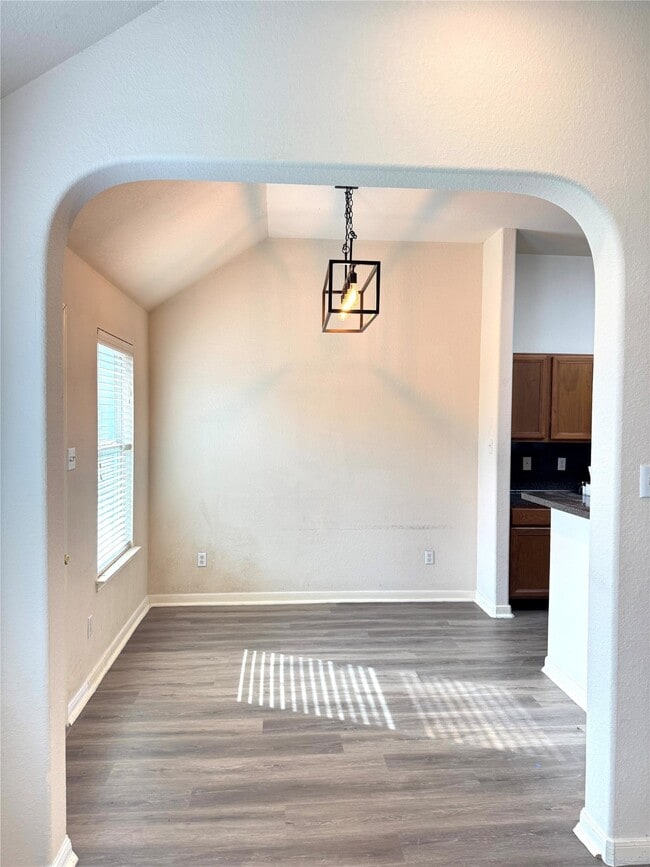 Building Photo - 21470 Olympic Forest Dr