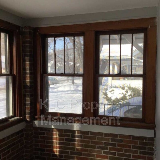 Building Photo - 1417 46th St