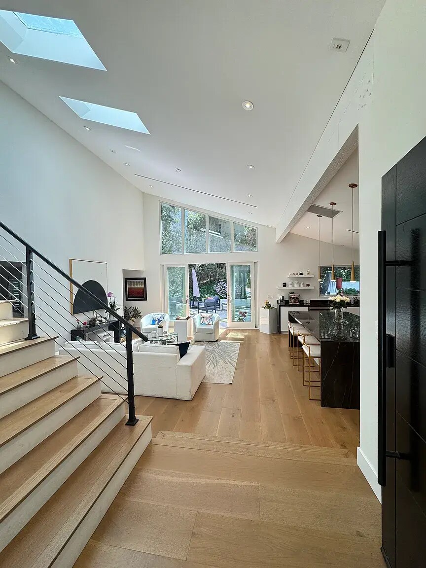Building Photo - 22848 Sparrowdell Dr