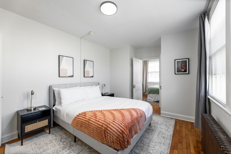 Building Photo - 4348 Southern Ave SE