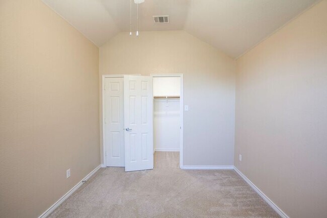 Building Photo - 13856 Fall Harvest Dr