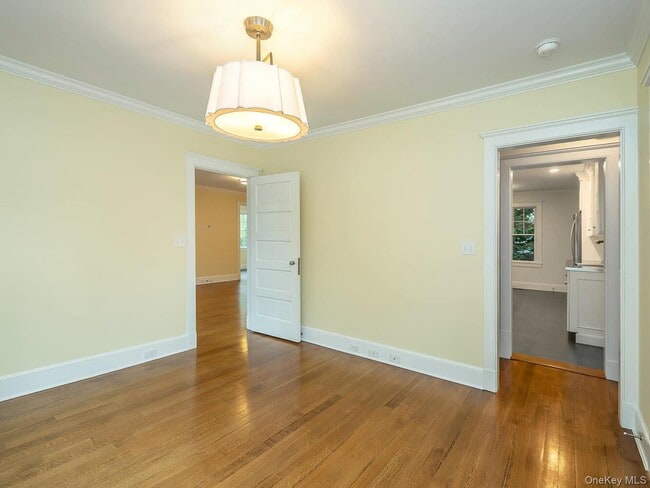 Building Photo - 29 Birch St