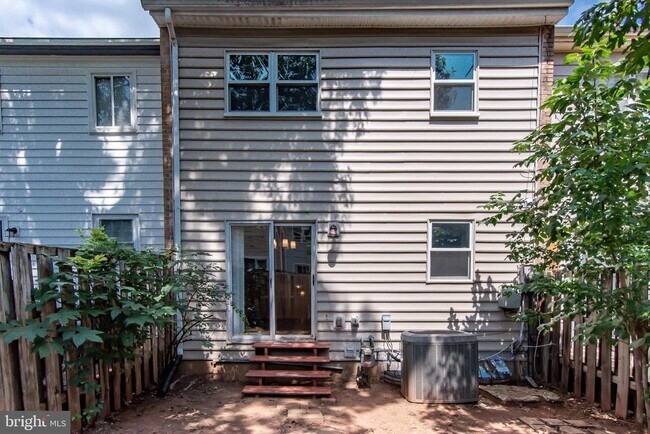 Building Photo - 8467 Ivy Glen Ct