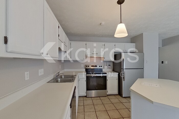 Building Photo - 5312 Blanchette St