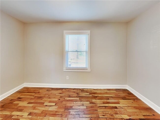 Building Photo - 1731 Braeburn Dr SE