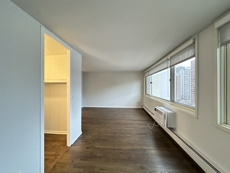 Building Photo - 1442 N Dearborn St