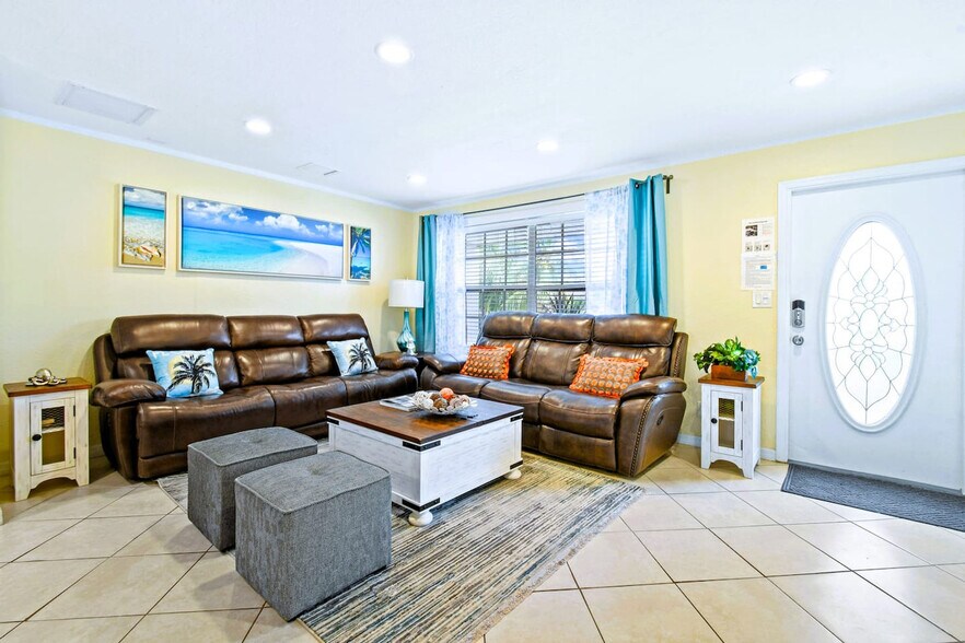 Building Photo - 3270 Grove Rd