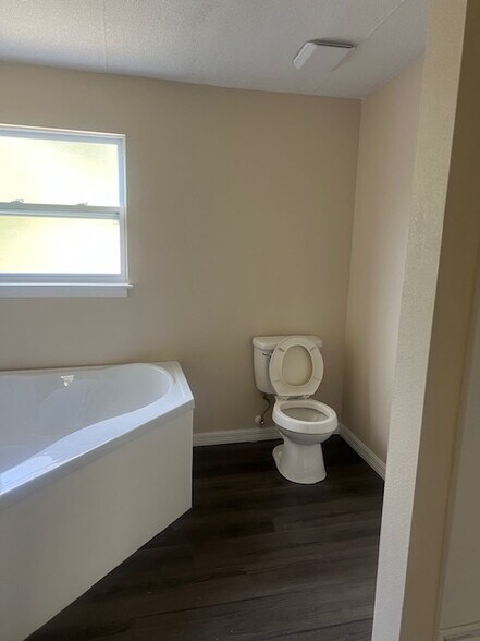 Building Photo - 4794 Myrtle View Dr W