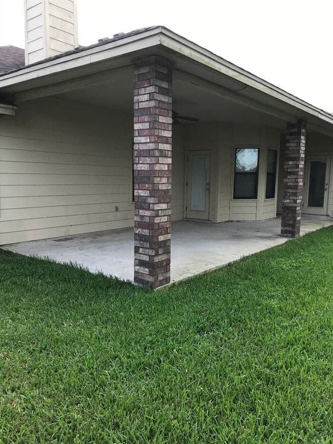 Building Photo - No Application Fees*