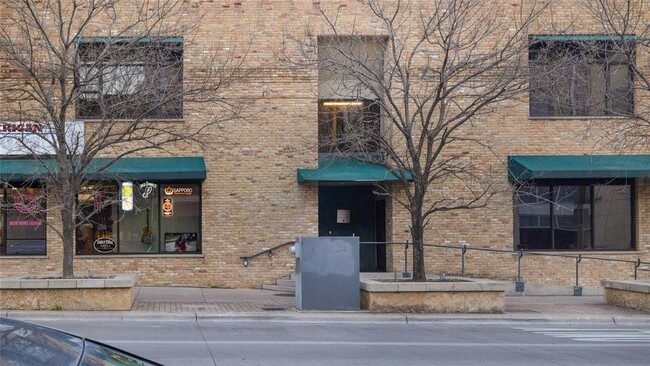 Building Photo - 411 Brazos St