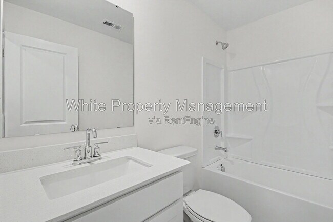 Building Photo - 313 W 18th St