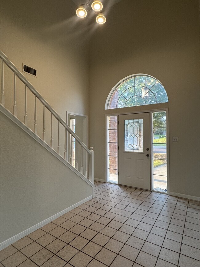 Building Photo - 1515 Mountain Laurel Dr
