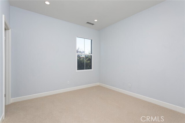 Building Photo - 122 Rotunda