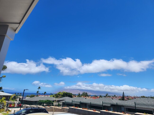 Building Photo - Luxury 3/2 Grated Community in South Kihei.