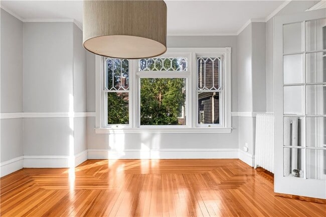 Building Photo - 9 Linden Ave