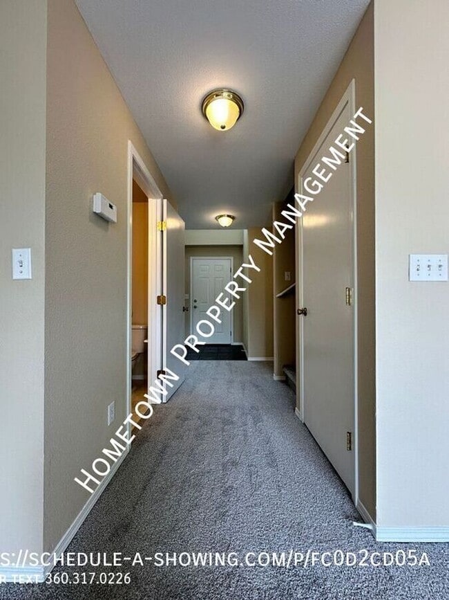 Building Photo - 807 Nicholas Ln SE