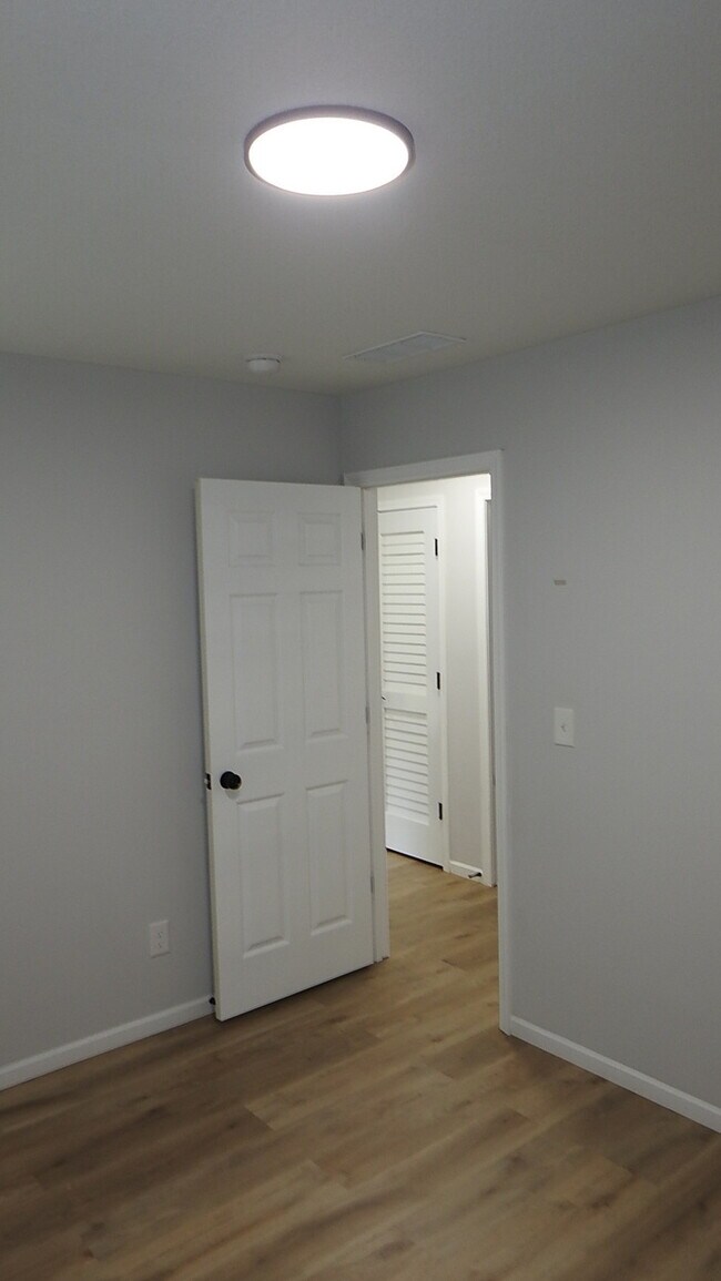 Building Photo - Newer Build - 3 bed -2bath Home in Indepen...