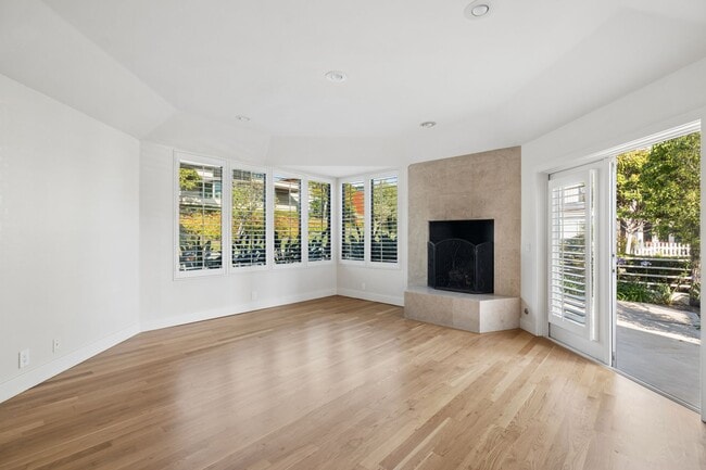 Building Photo - 721 Marigold Ave