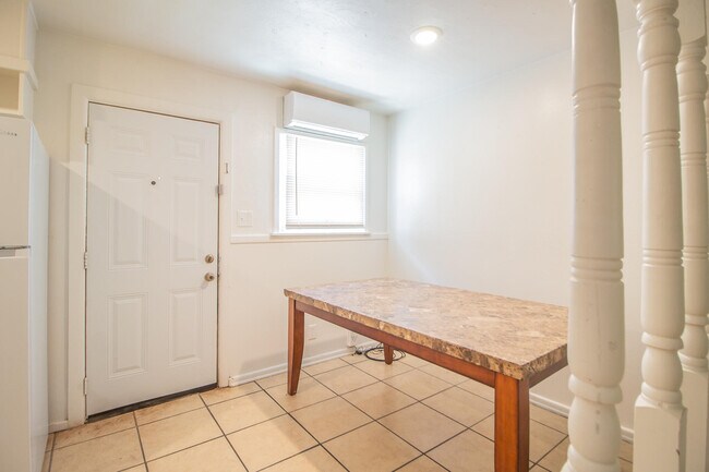 Building Photo - 1610 45th St