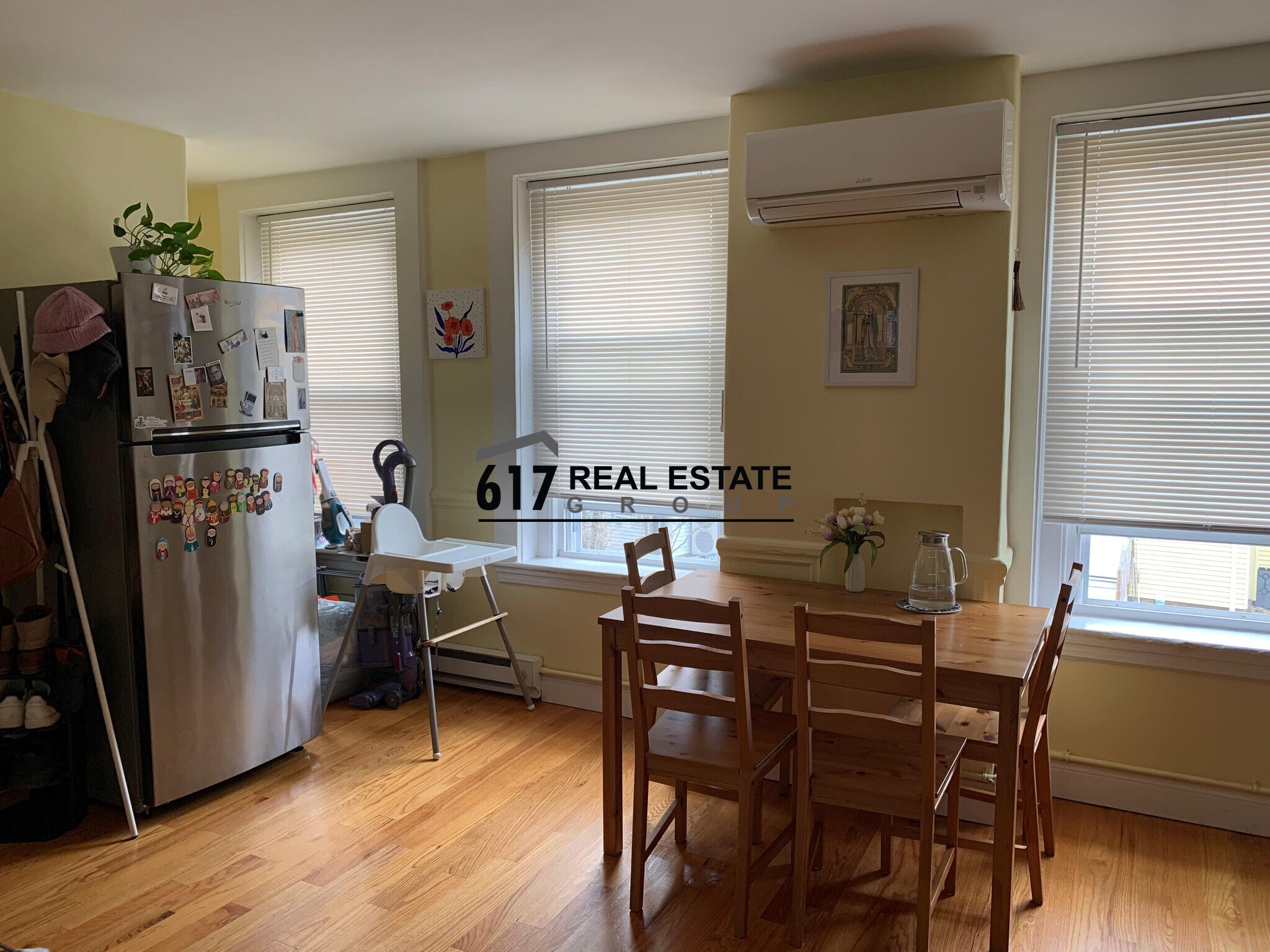 Building Photo - 14 Holmes St