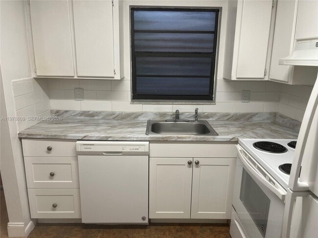 Building Photo - 1250 Lincoln Rd