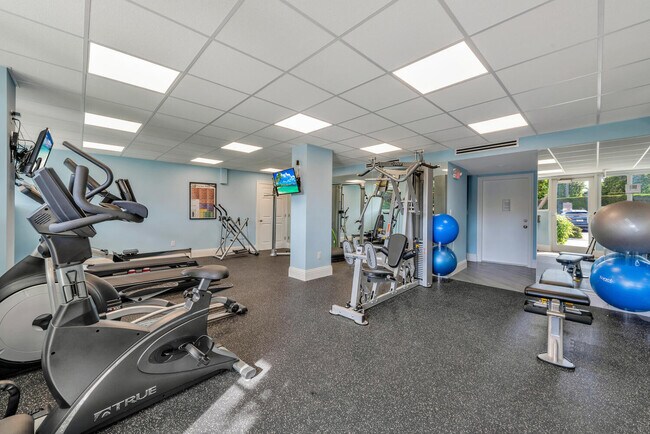 Building Photo - 2505 S Ocean Blvd
