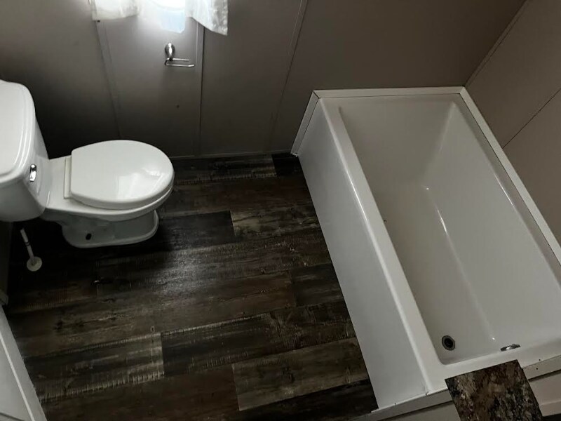 Building Photo - 411 Medford St