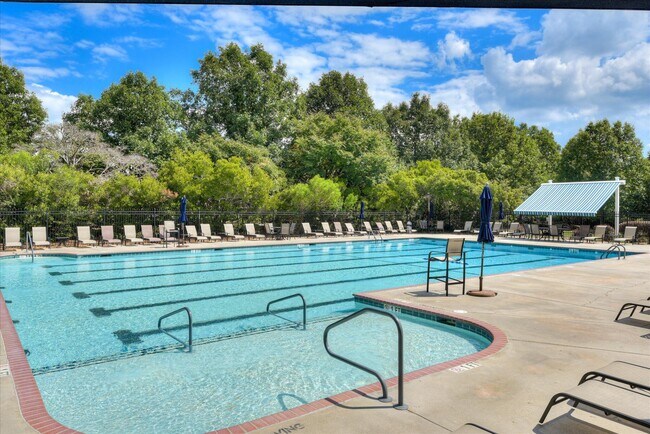 Building Photo - 4025-4025 Stowe Dr