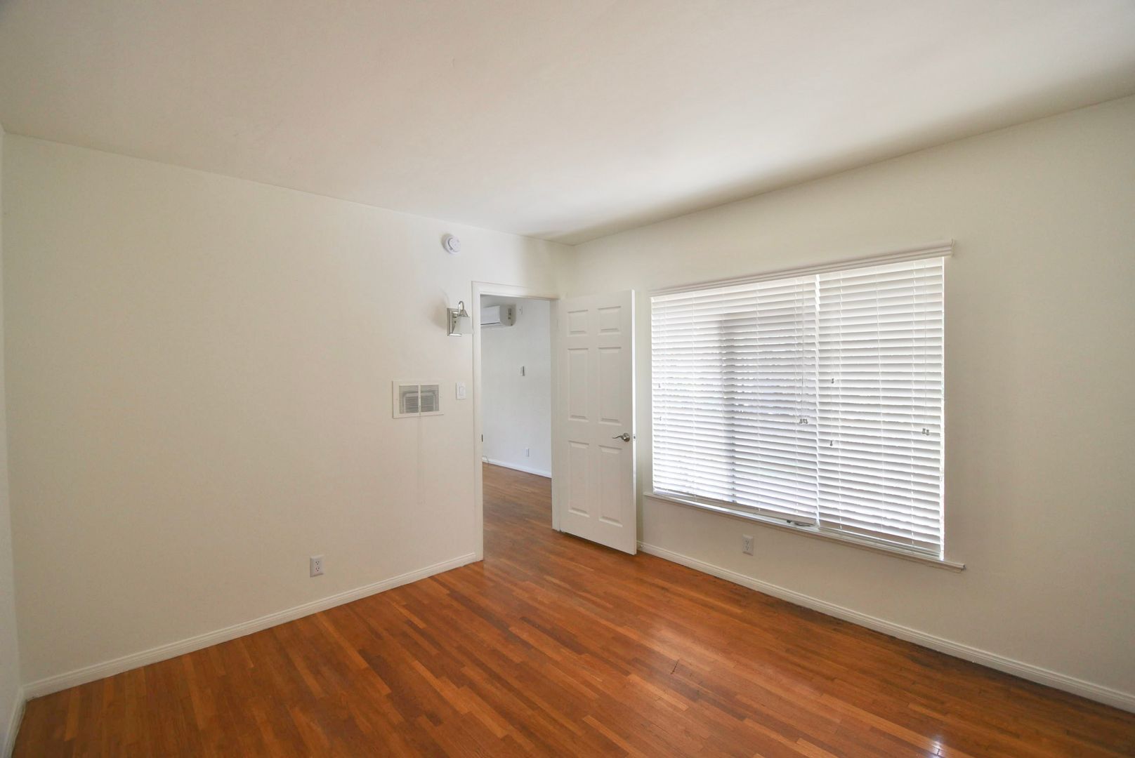 Building Photo - 11444 Riverside Dr