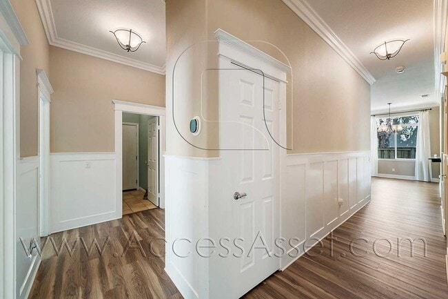 Building Photo - Elegant 4 Bed/2 Bath Home In Desirable North Shore Community!