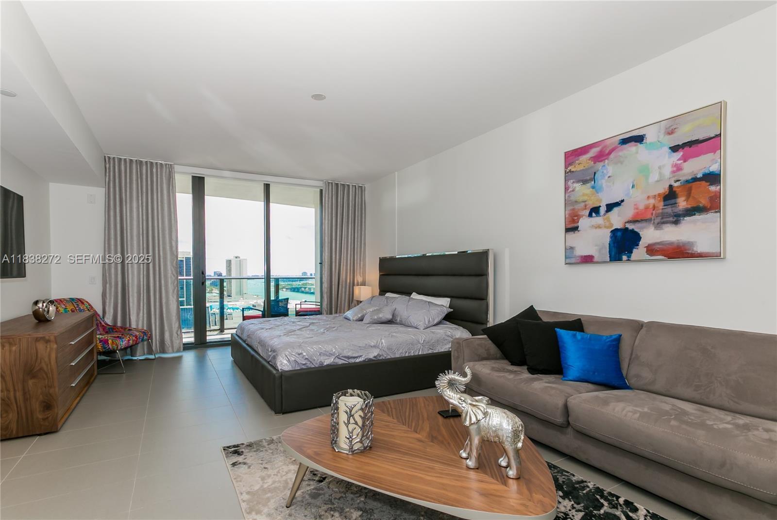 Building Photo - 1600 NE 1st Ave