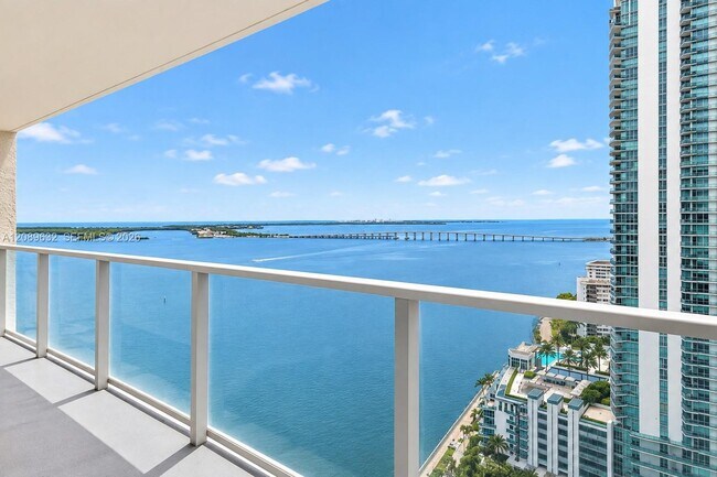 Building Photo - 1155 Brickell Bay Dr
