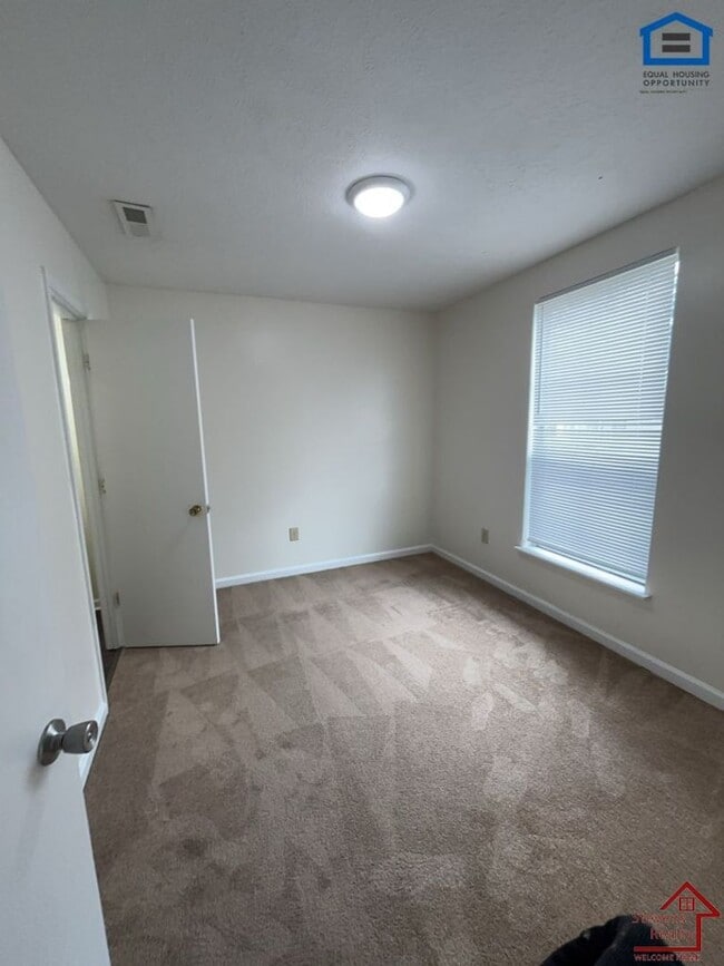 Building Photo - 117 Dogwood Pointe Dr