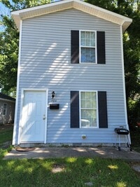 Building Photo - Ideal Home Located in the City Limits