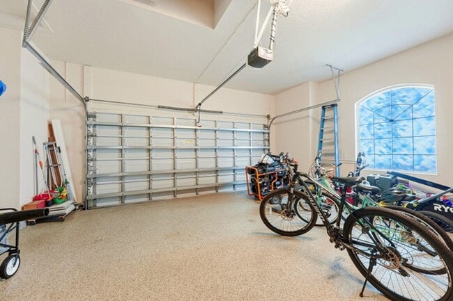 Building Photo - 851 Edgebrook Ln
