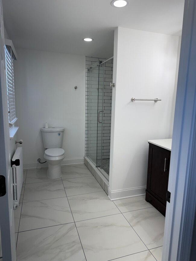 Building Photo - Tose St