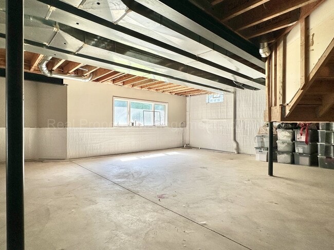 Building Photo - Spacious 4-Bed Colonial in Troy’s Stone Ha...