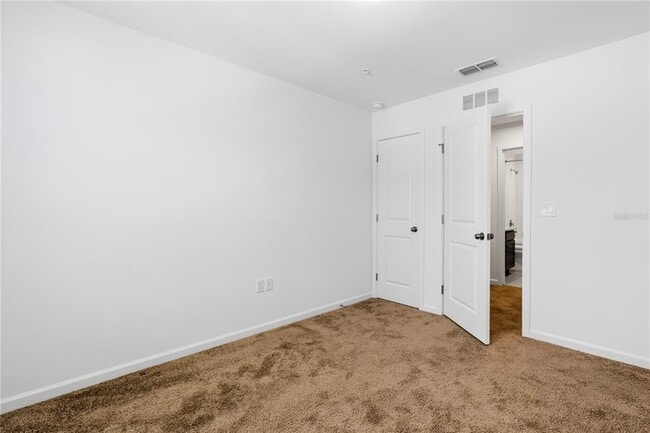 Building Photo - 9844 Walkway Dr